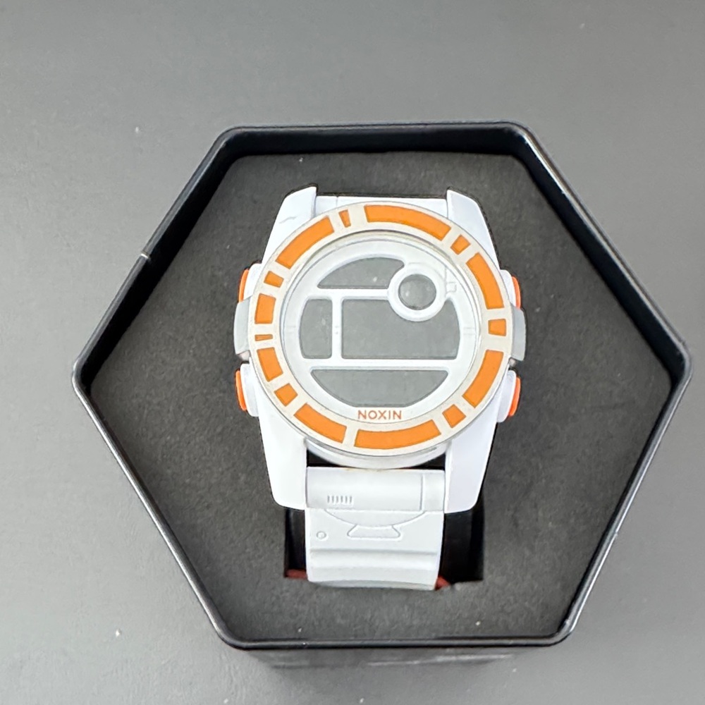 Nixon x Star Wars BB 8 :: Unit 40 SW Watch